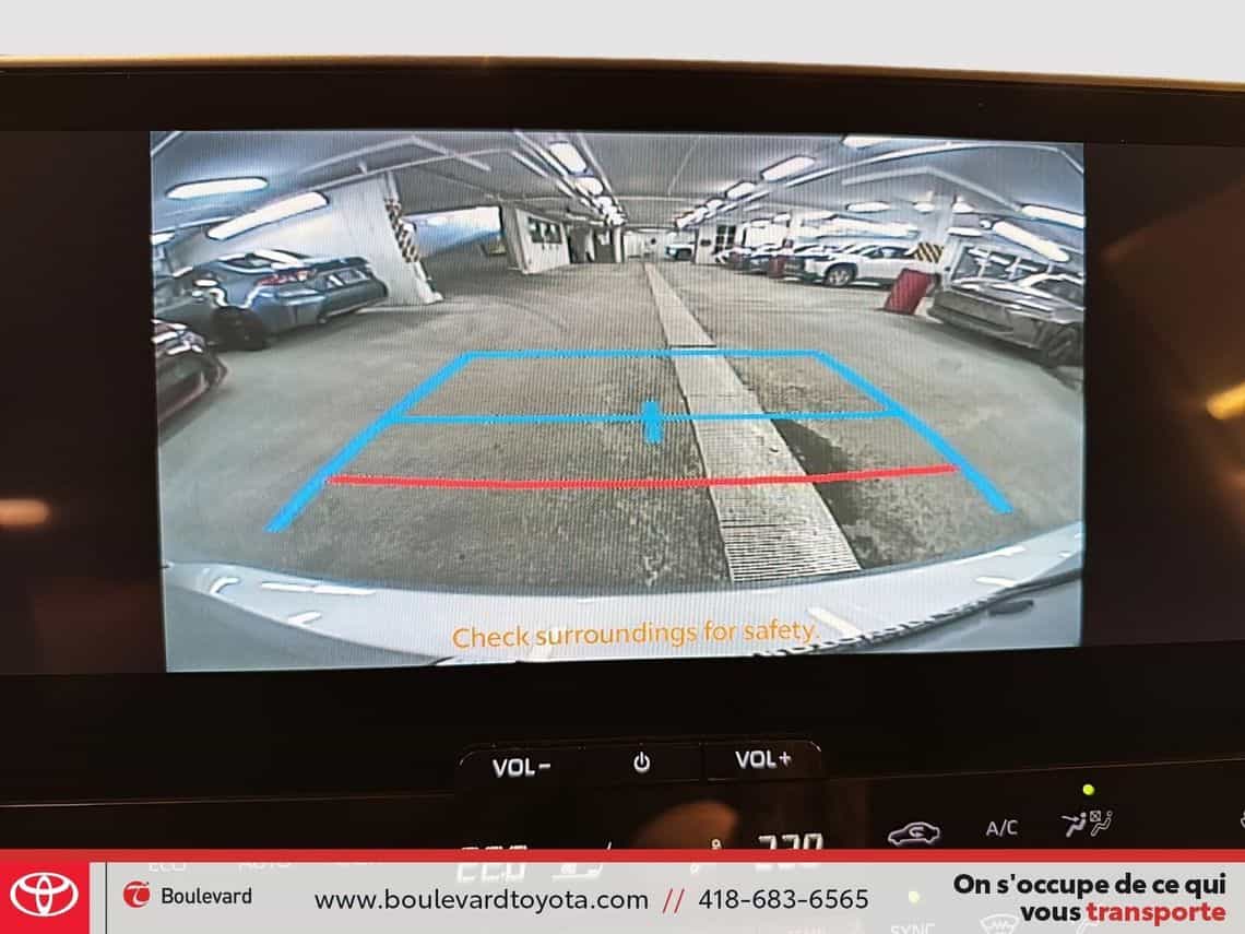 2023 Toyota BZ4X Le - Image 16