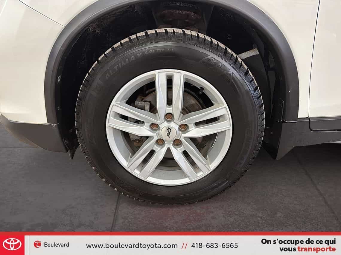 2018 Nissan Rogue S - Image 8