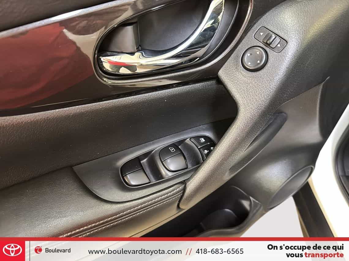 2018 Nissan Rogue S - Image 9