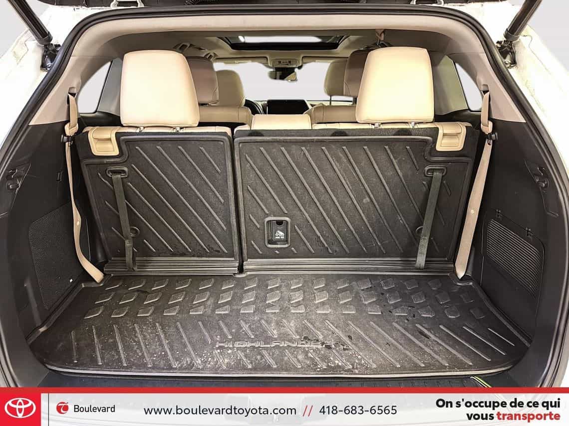 2022 Toyota Highlander Platinum - Image 30