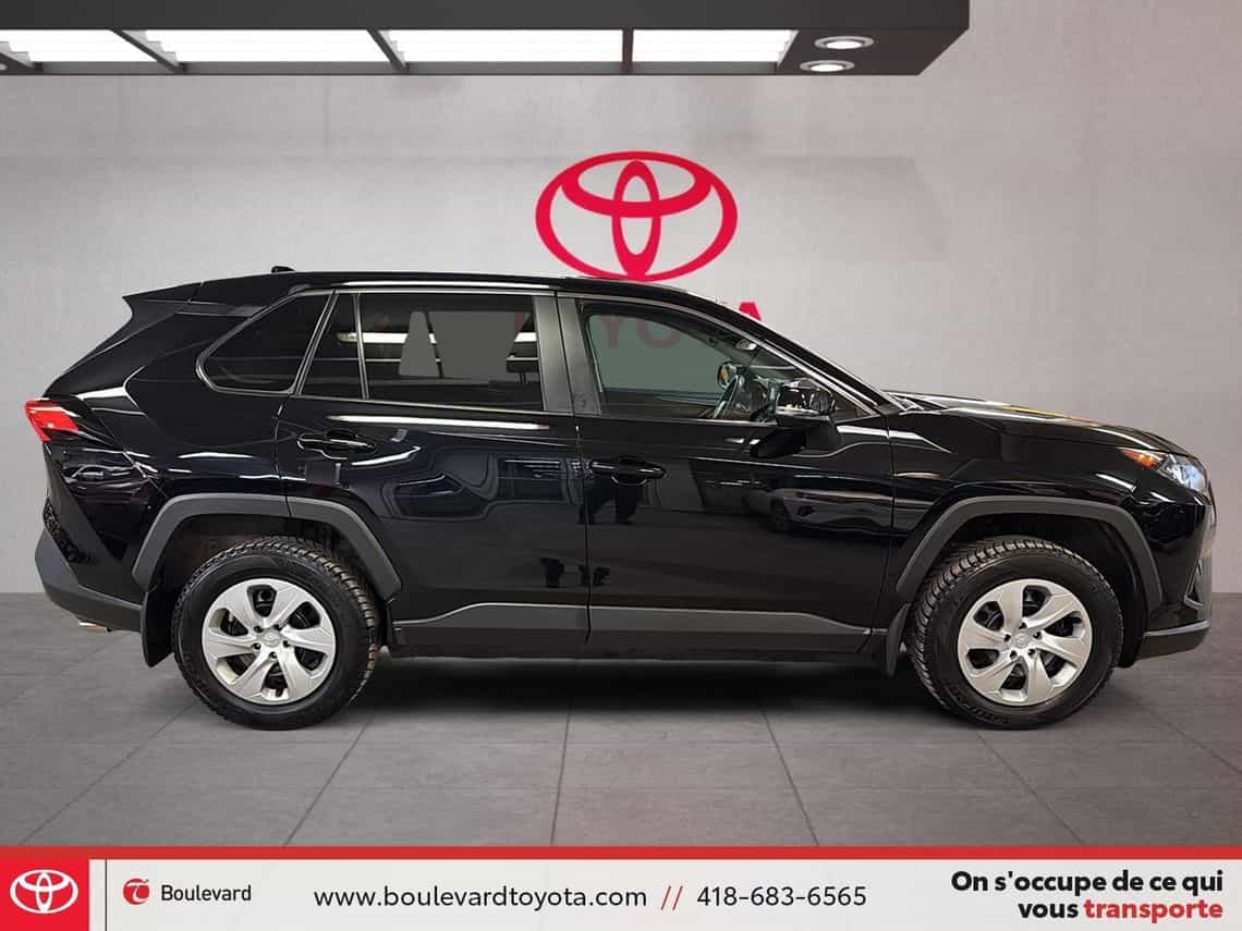 2022 Toyota Rav4 Le - Image 3