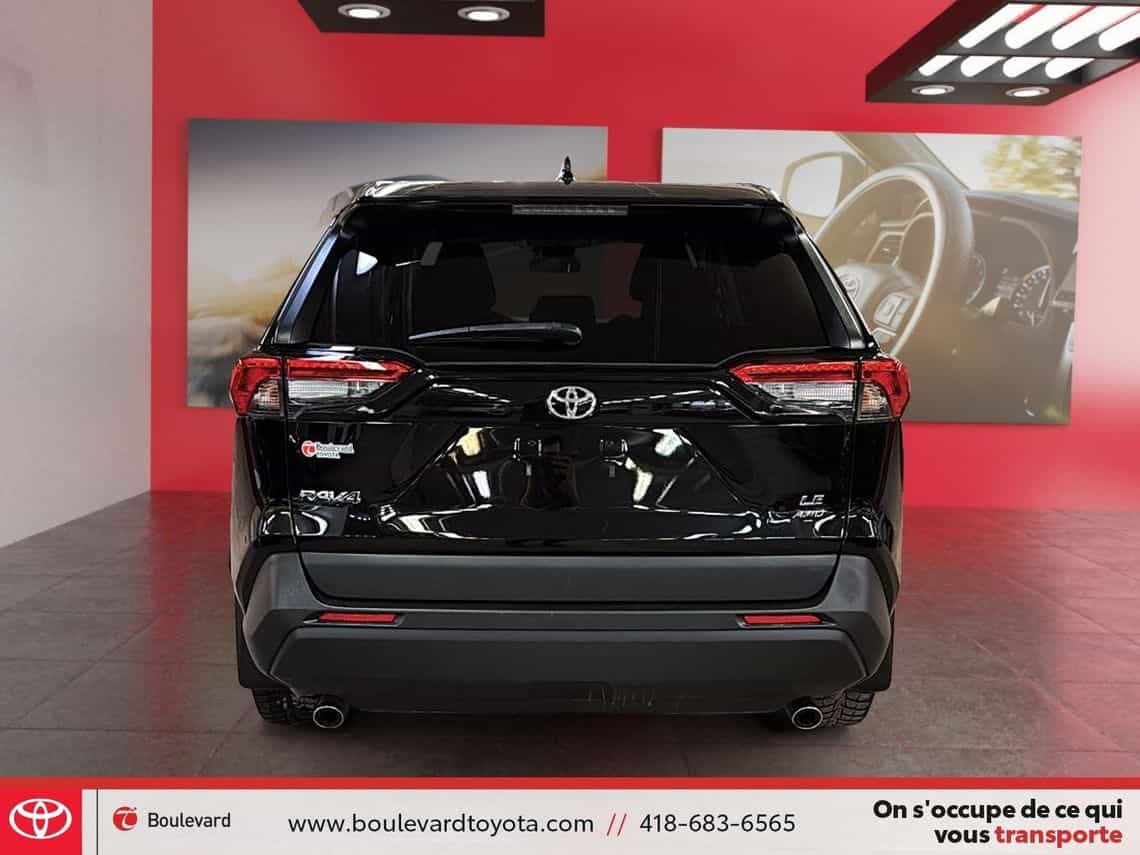 2022 Toyota Rav4 Le - Image 5