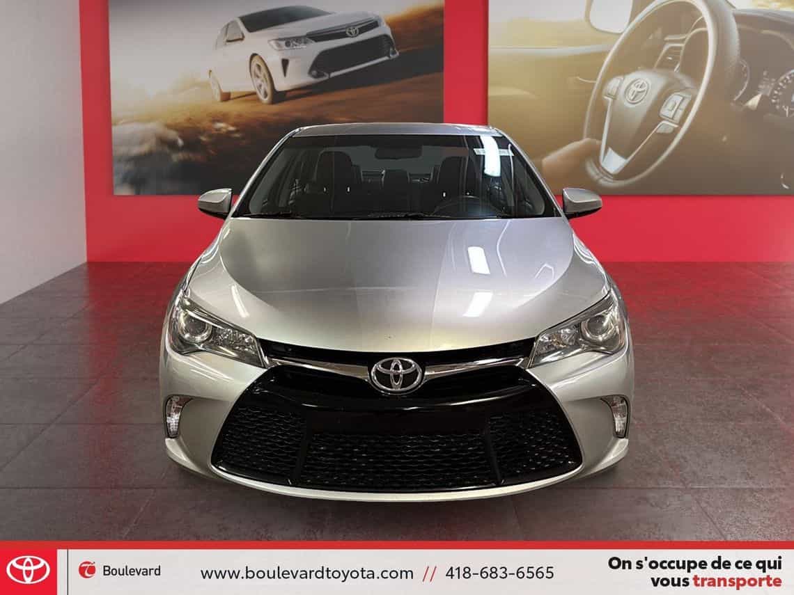 2015 Toyota Camry Se - Image 2