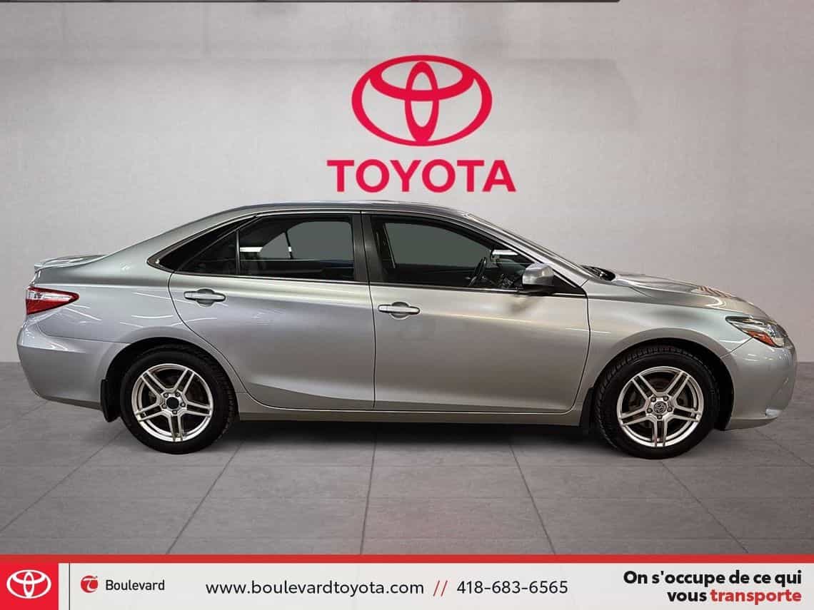 2015 Toyota Camry Se - Image 3