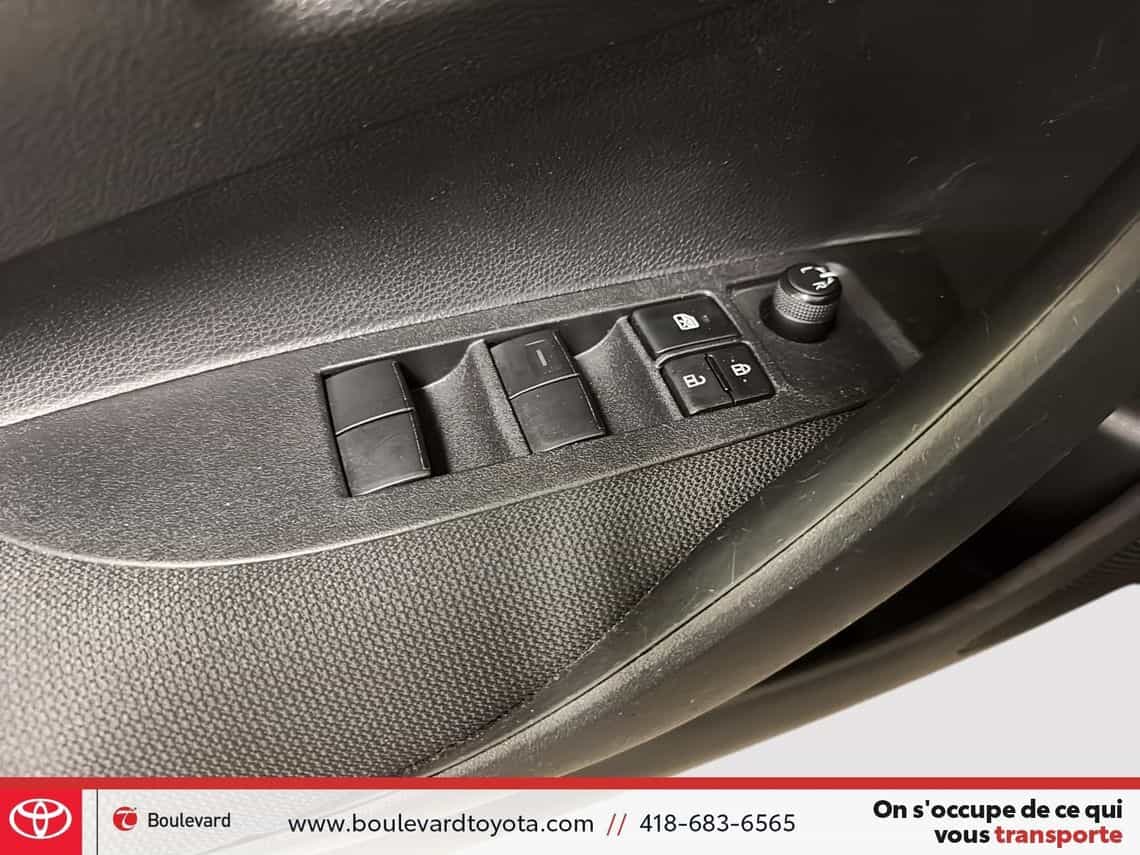 2022 Toyota Corolla L - Image 9