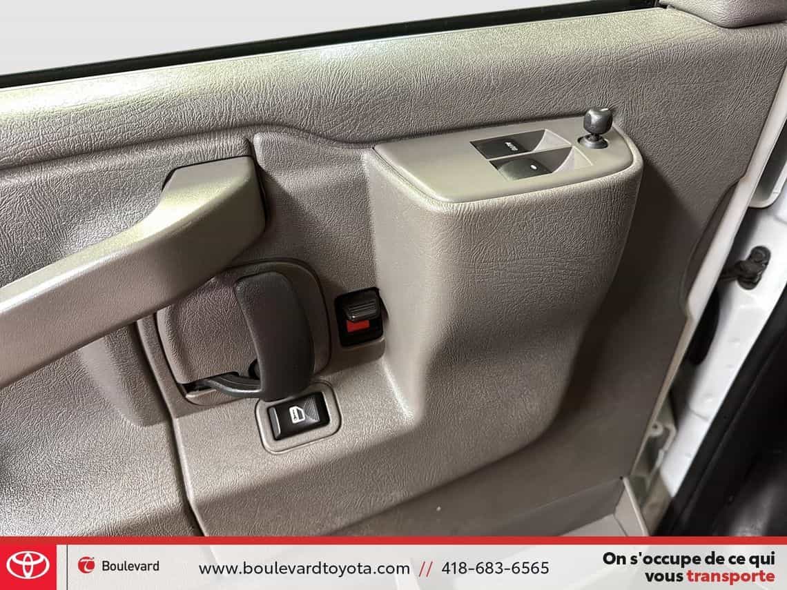 2023 GMC Savana 2500 - Image 9