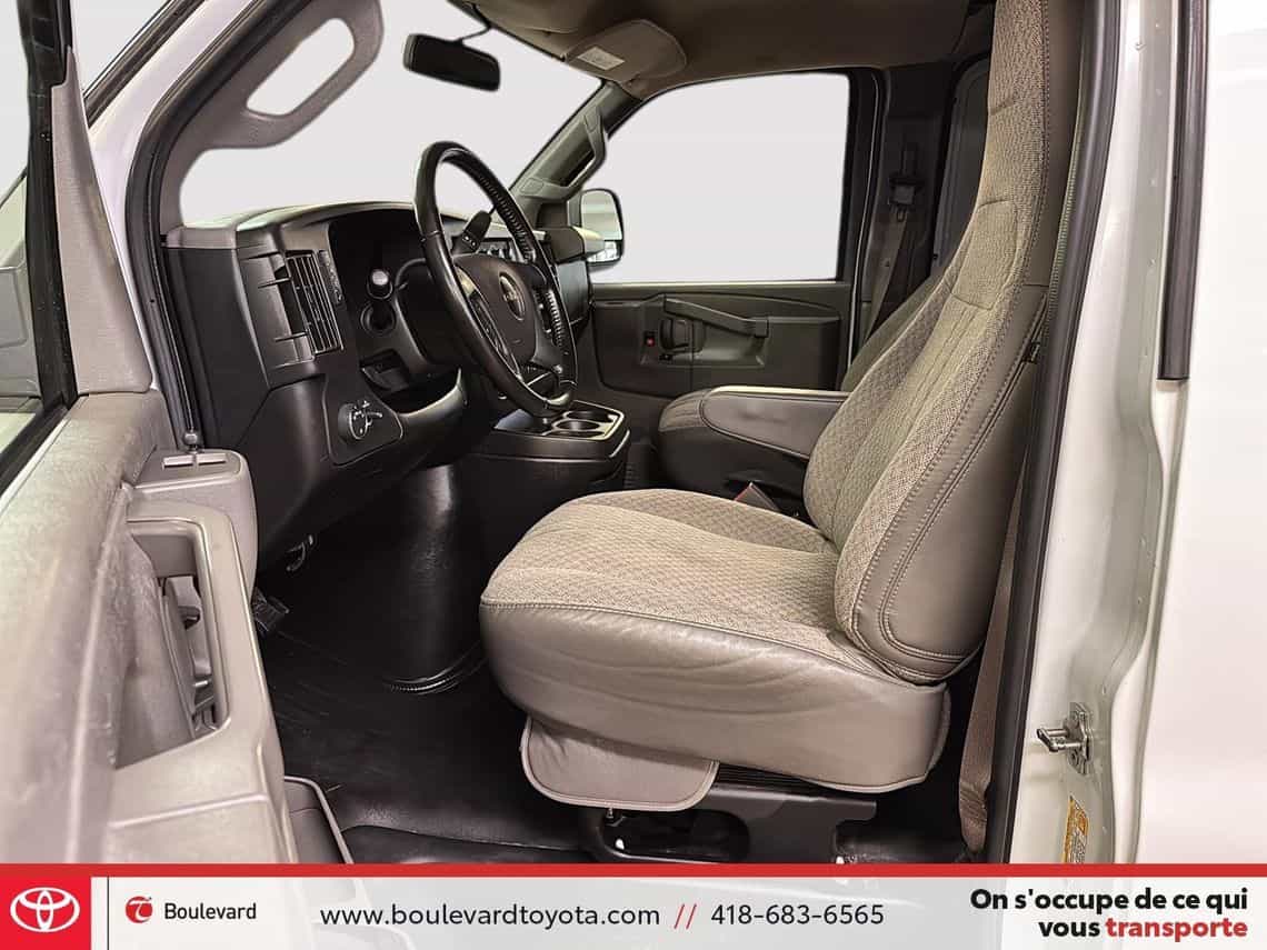 2023 GMC Savana 2500 - Image 10