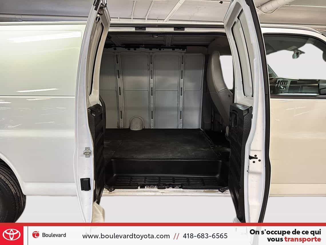 2023 GMC Savana 2500 - Image 17