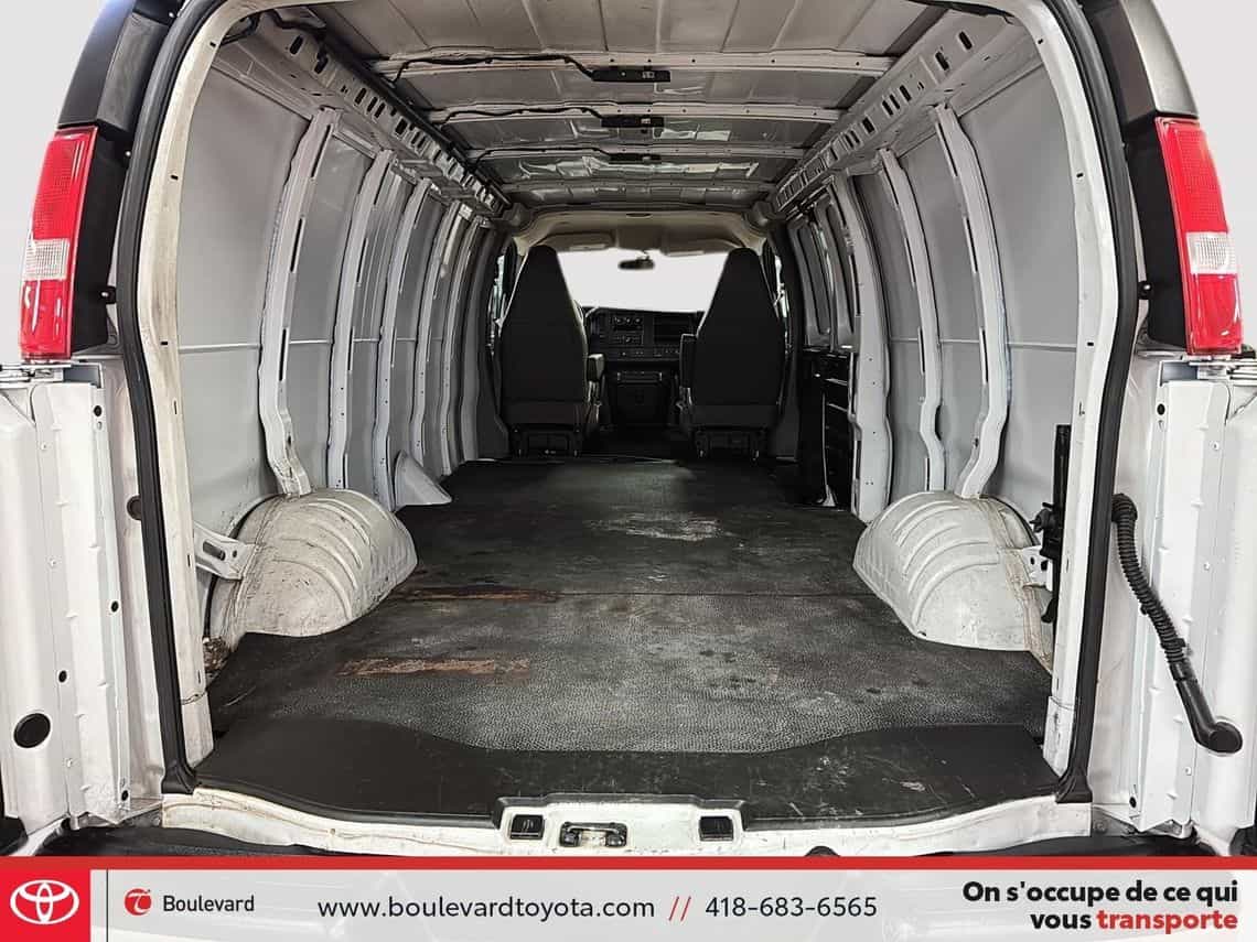 2023 GMC Savana 2500 - Image 19