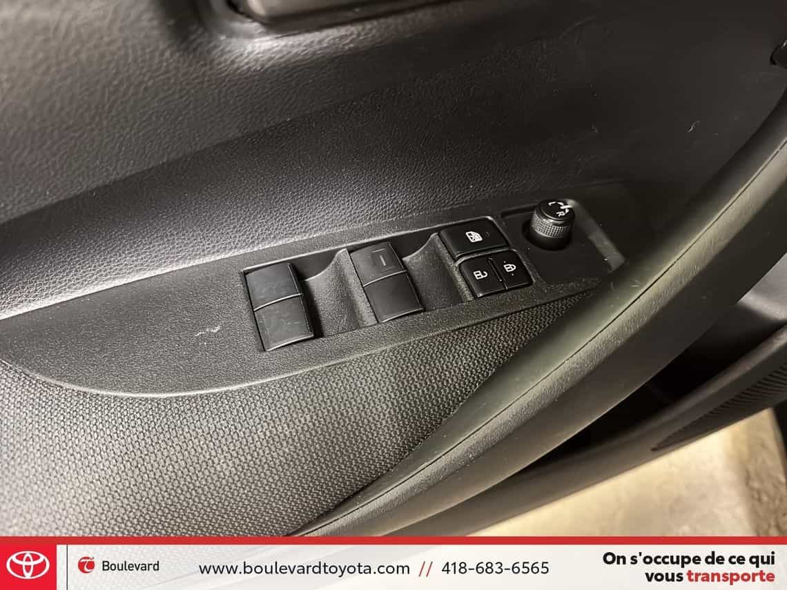 2022 Toyota Corolla L - Image 9