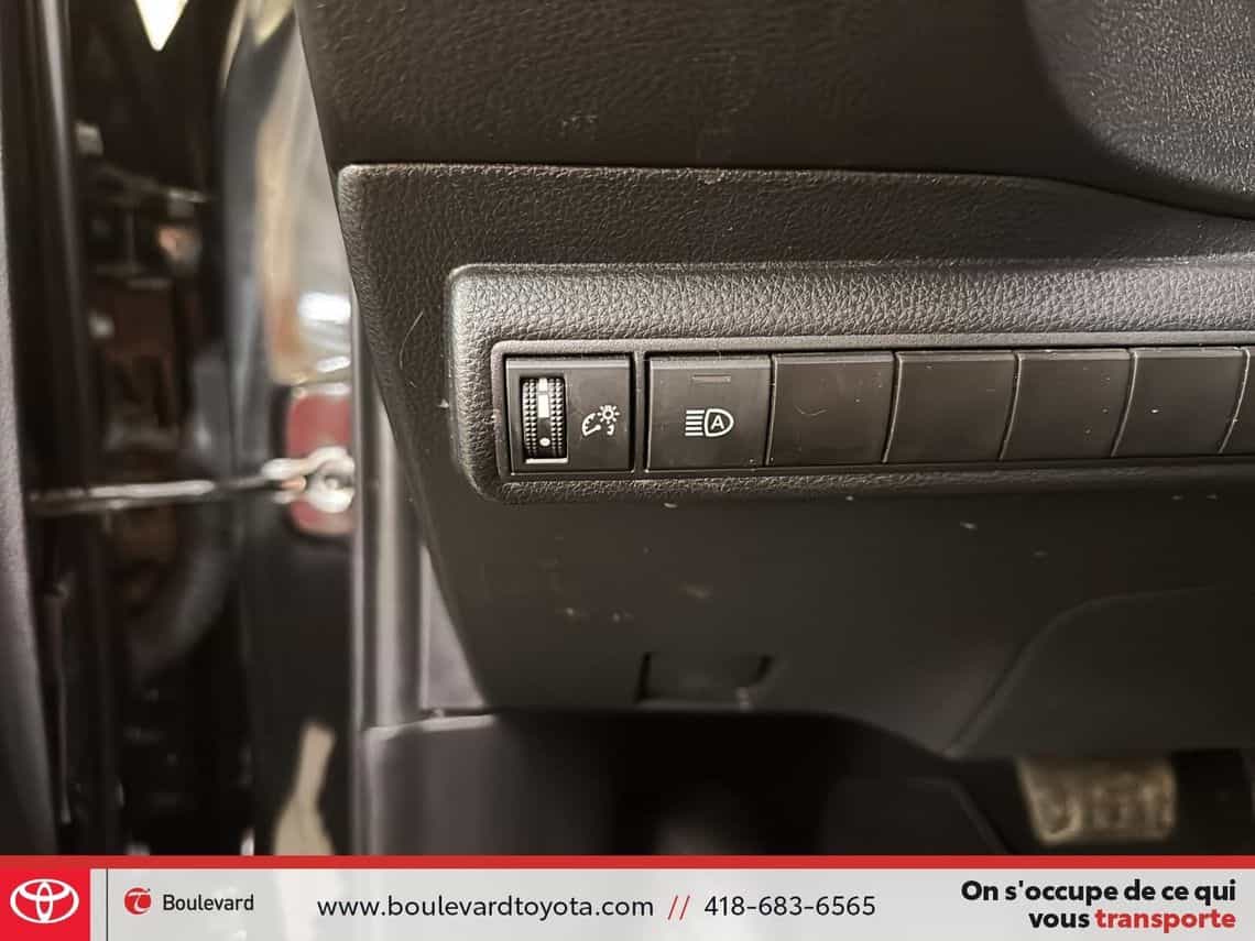 2022 Toyota Corolla L - Image 13