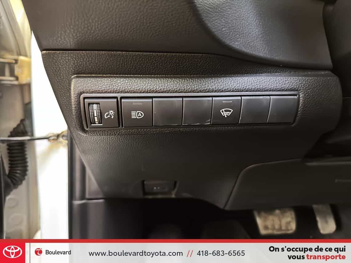 Image 13 Toyota Corolla L 2023