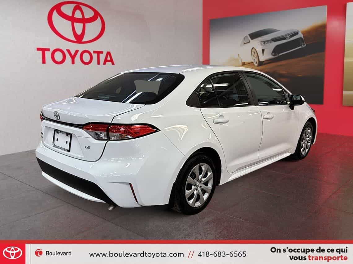 2022 Toyota Corolla Le - Image 4