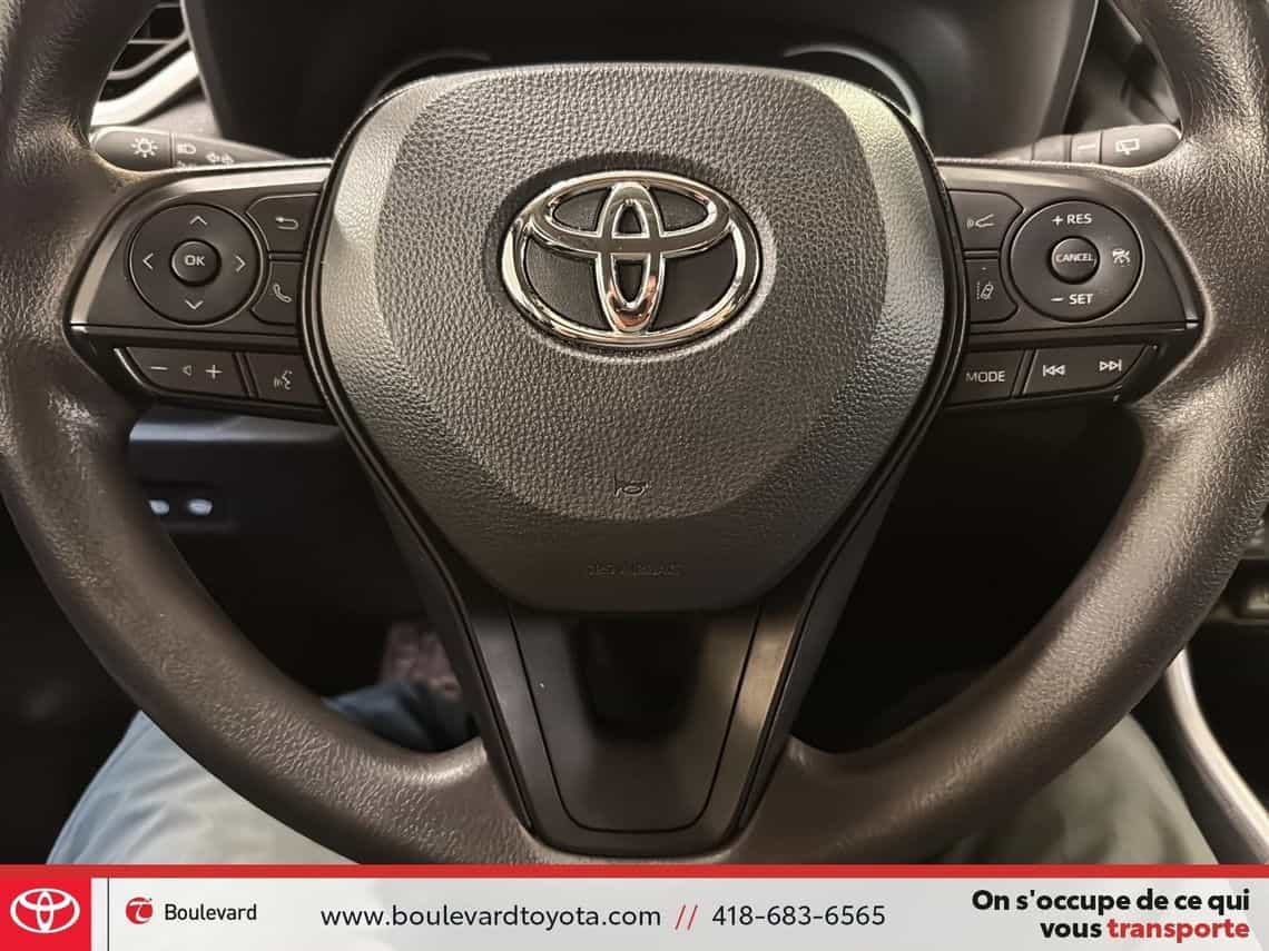 2024 Toyota Rav4 LE Hybride - Image 11