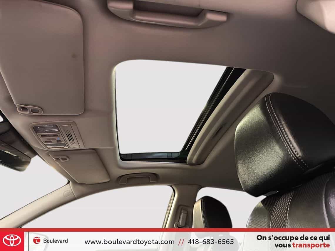 2020 Honda Civic Touring - Image 13