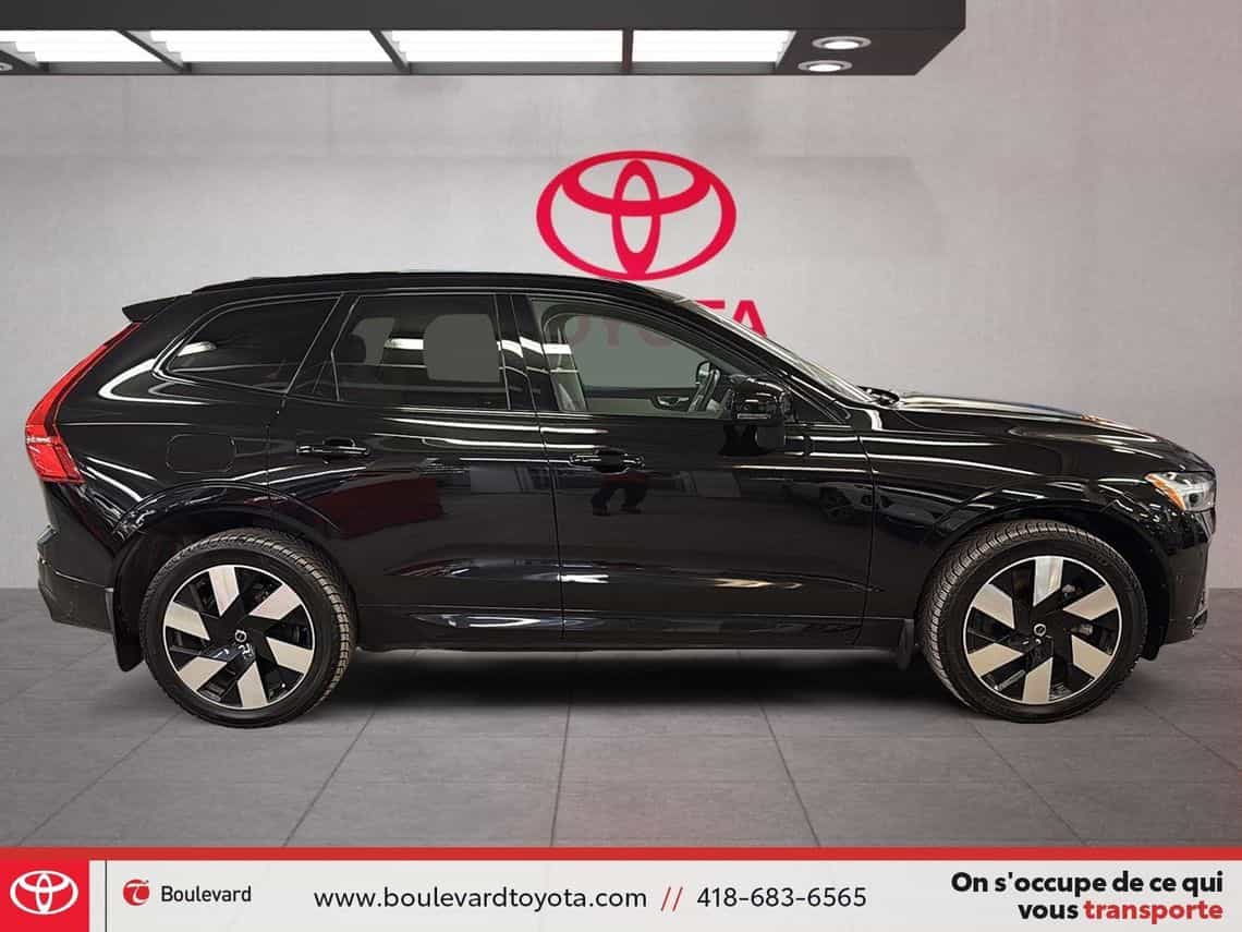 Image 4 Volvo XC60 T8 Plus 2025