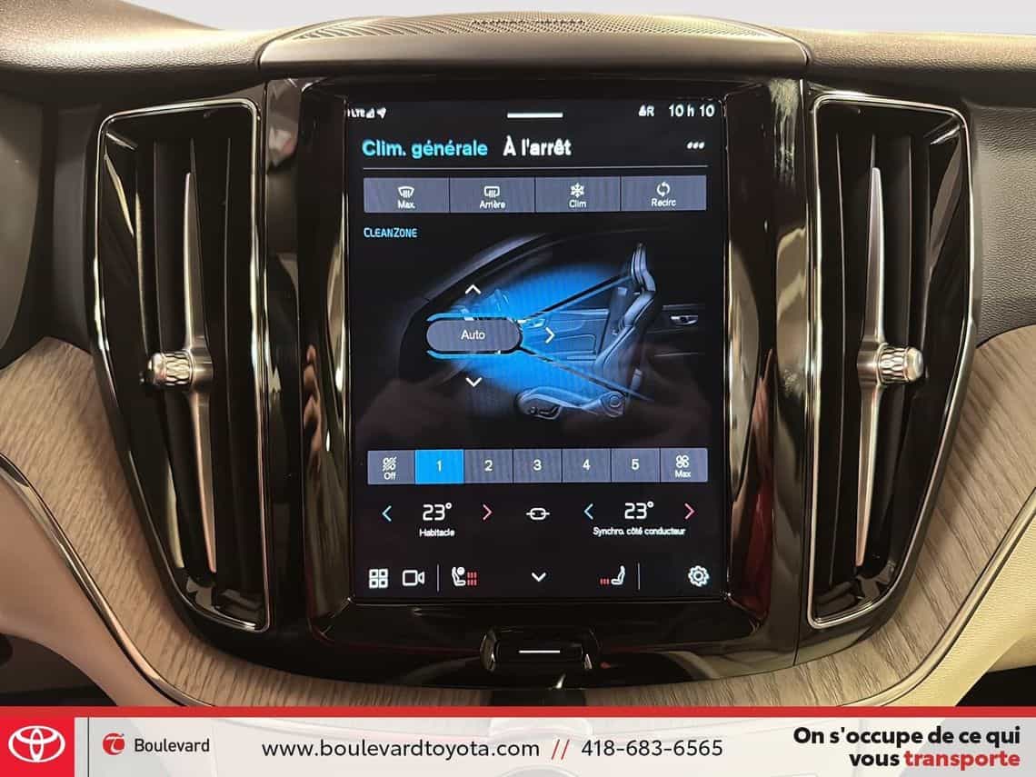 2025 Volvo XC60 T8 Plus - Image 19