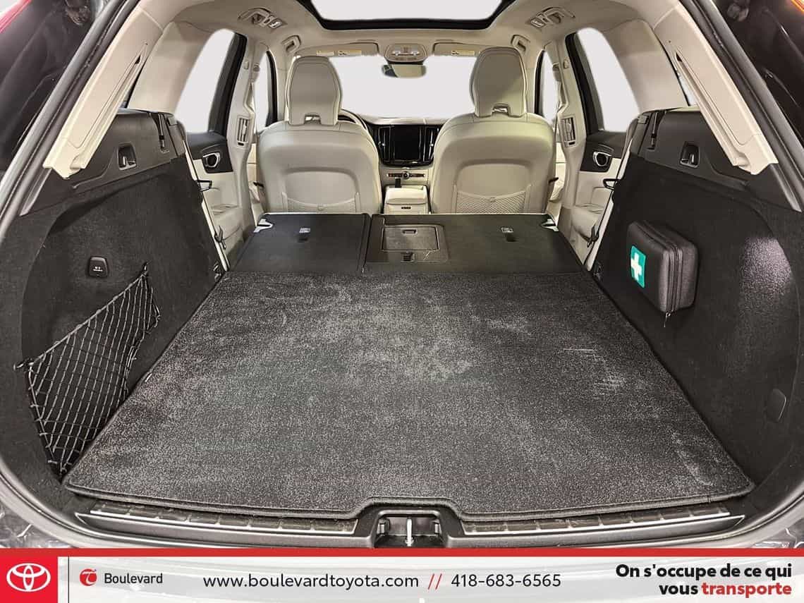 Image 28 Volvo XC60 T8 Plus 2025