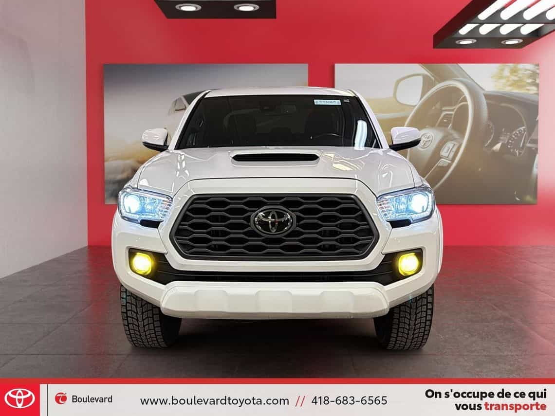 2023 Toyota Tacoma TRD Sport - Image 2