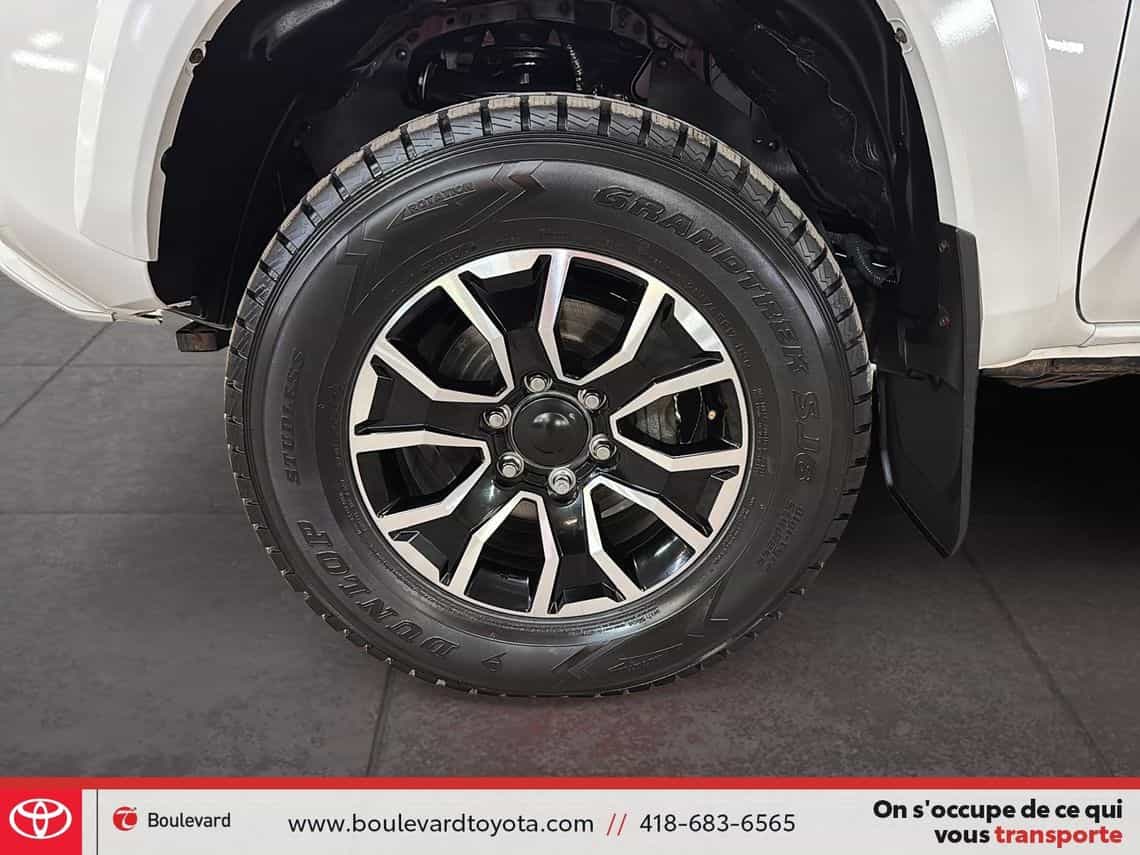 2023 Toyota Tacoma TRD Sport - Image 8