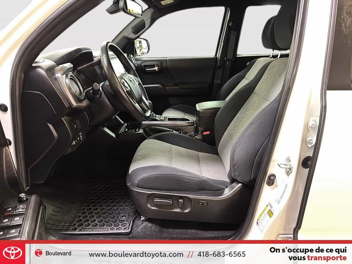 2023 Toyota Tacoma TRD Sport - Image 10