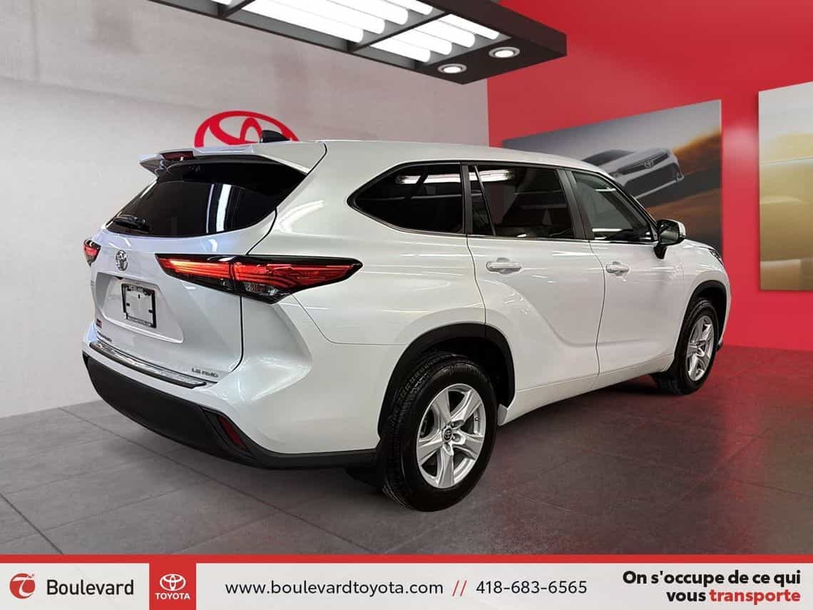 2023 Toyota Highlander Le - Image 4