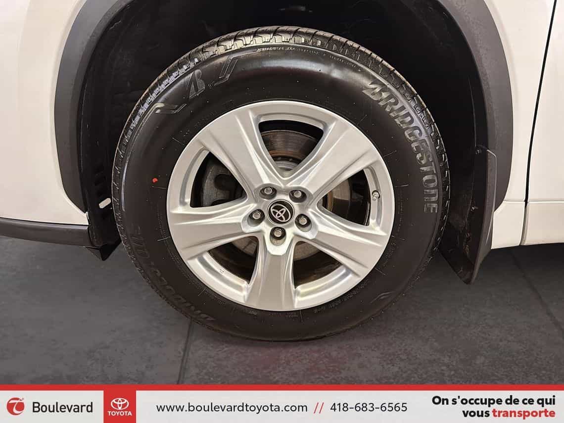 Image 8 Toyota Highlander Le 2023