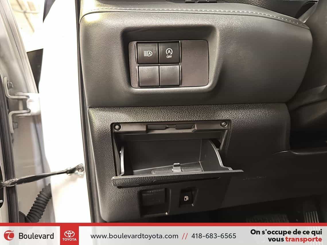 2023 Toyota Highlander Le - Image 14