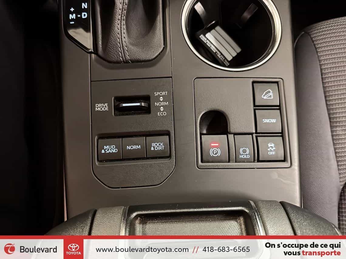 2023 Toyota Highlander Le - Image 17