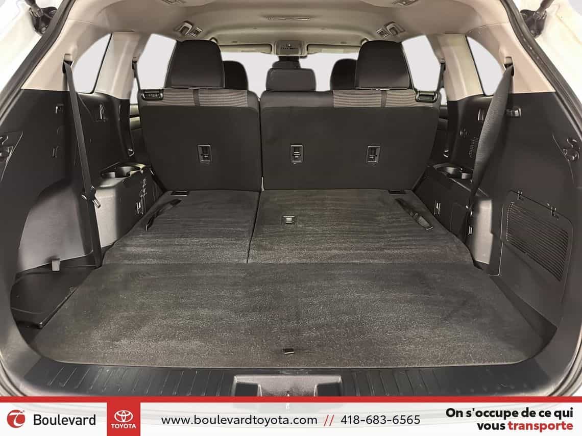 2023 Toyota Highlander Le - Image 26