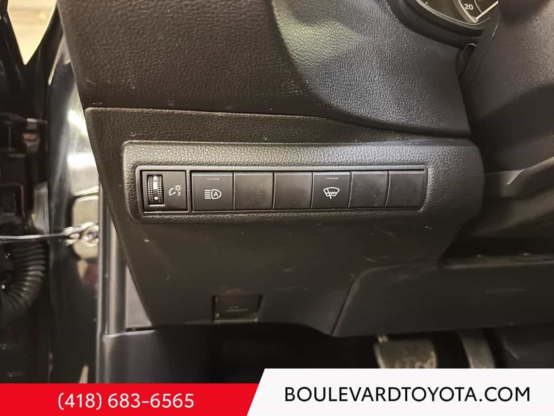 2022 Toyota Corolla Le - Image 13