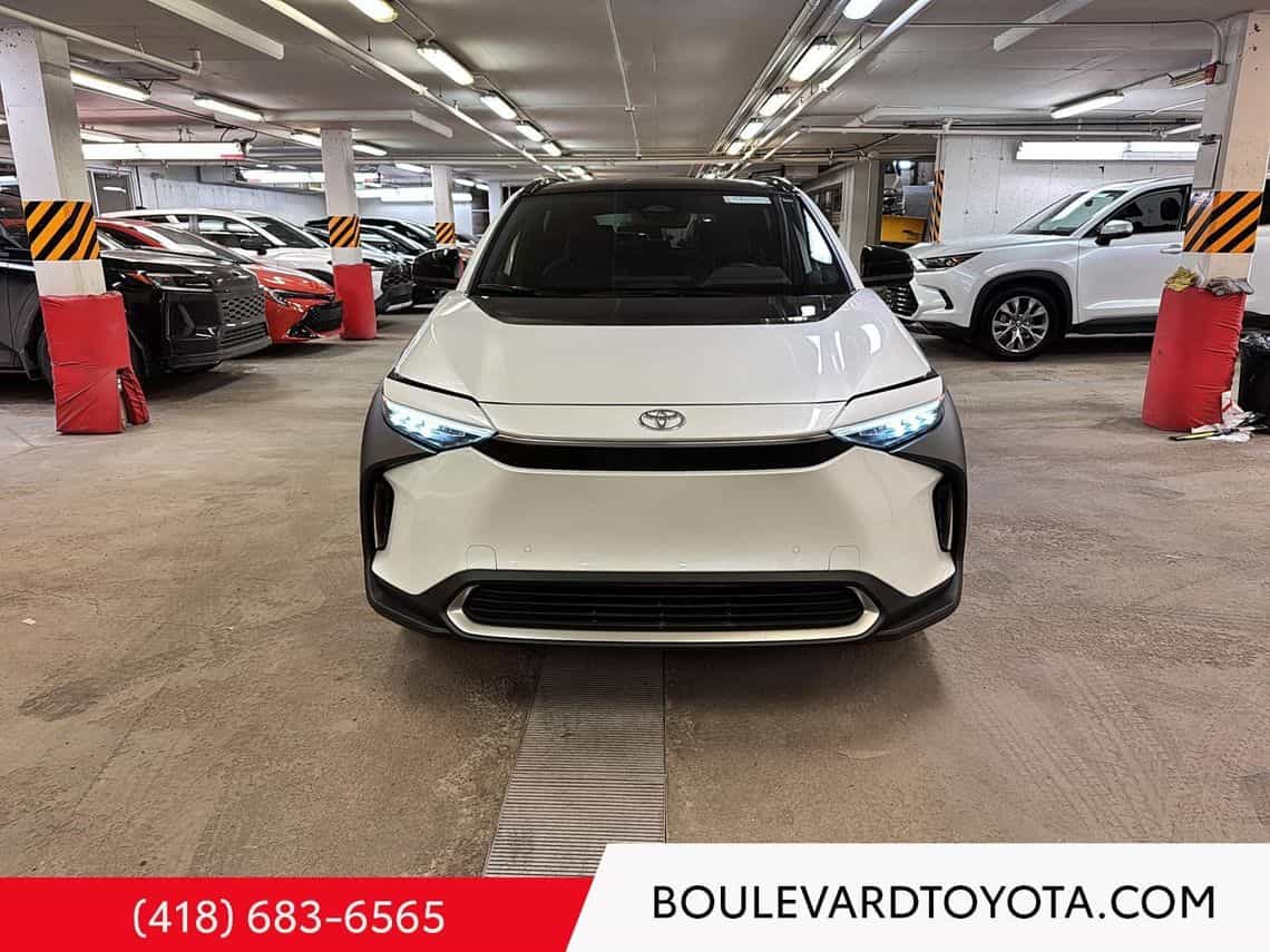 2023 Toyota BZ4X XLE Techno - Image 3