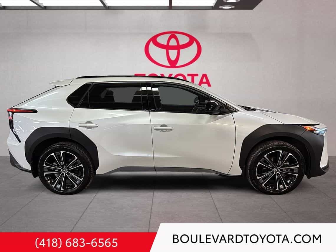 2023 Toyota BZ4X XLE Techno - Image 4