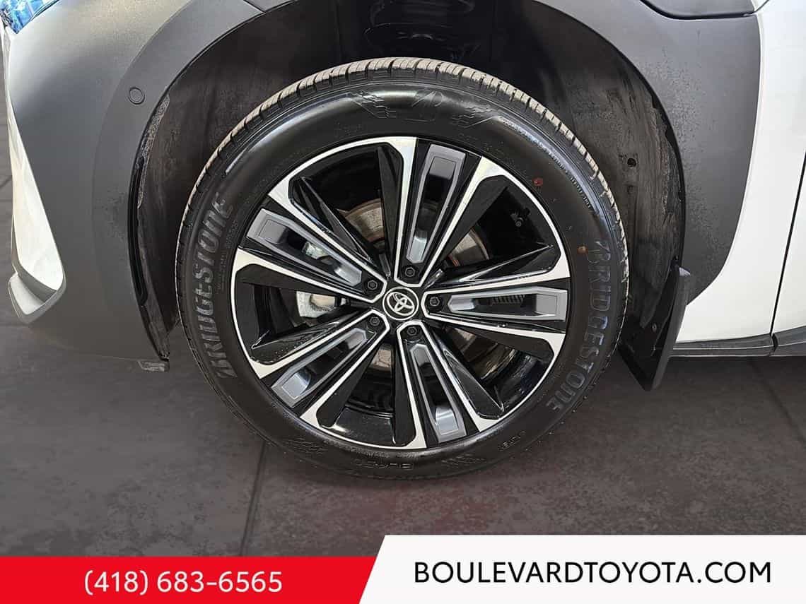 2023 Toyota BZ4X XLE Techno - Image 9