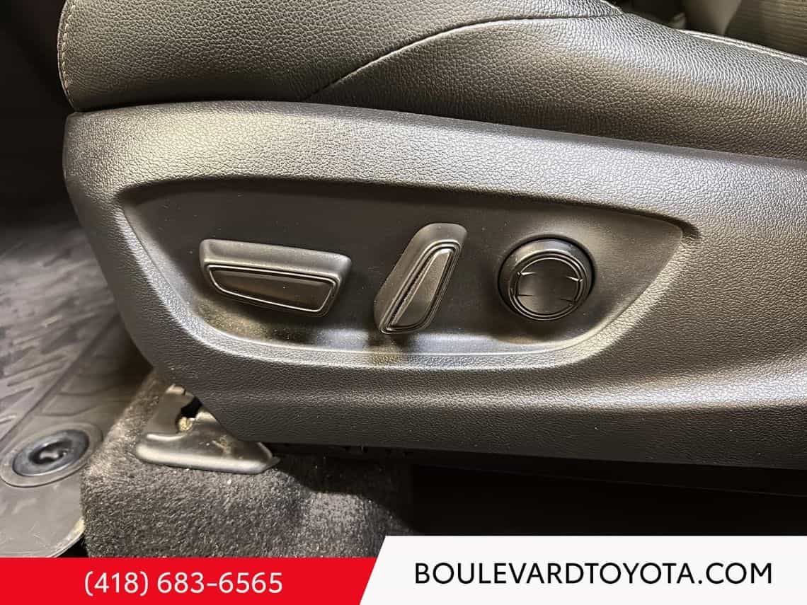 2023 Toyota BZ4X XLE Techno - Image 13