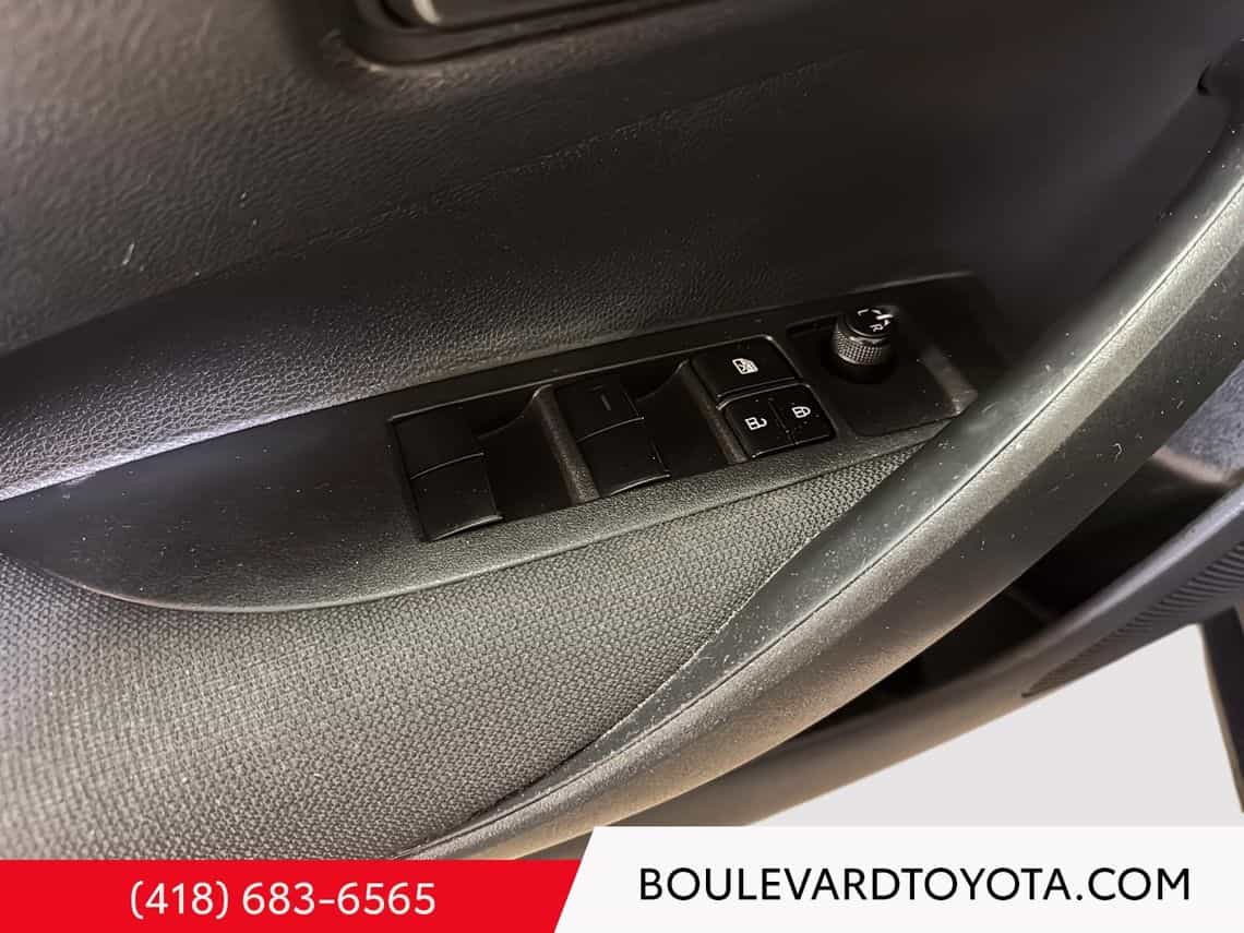 2022 Toyota Corolla Le - Image 9