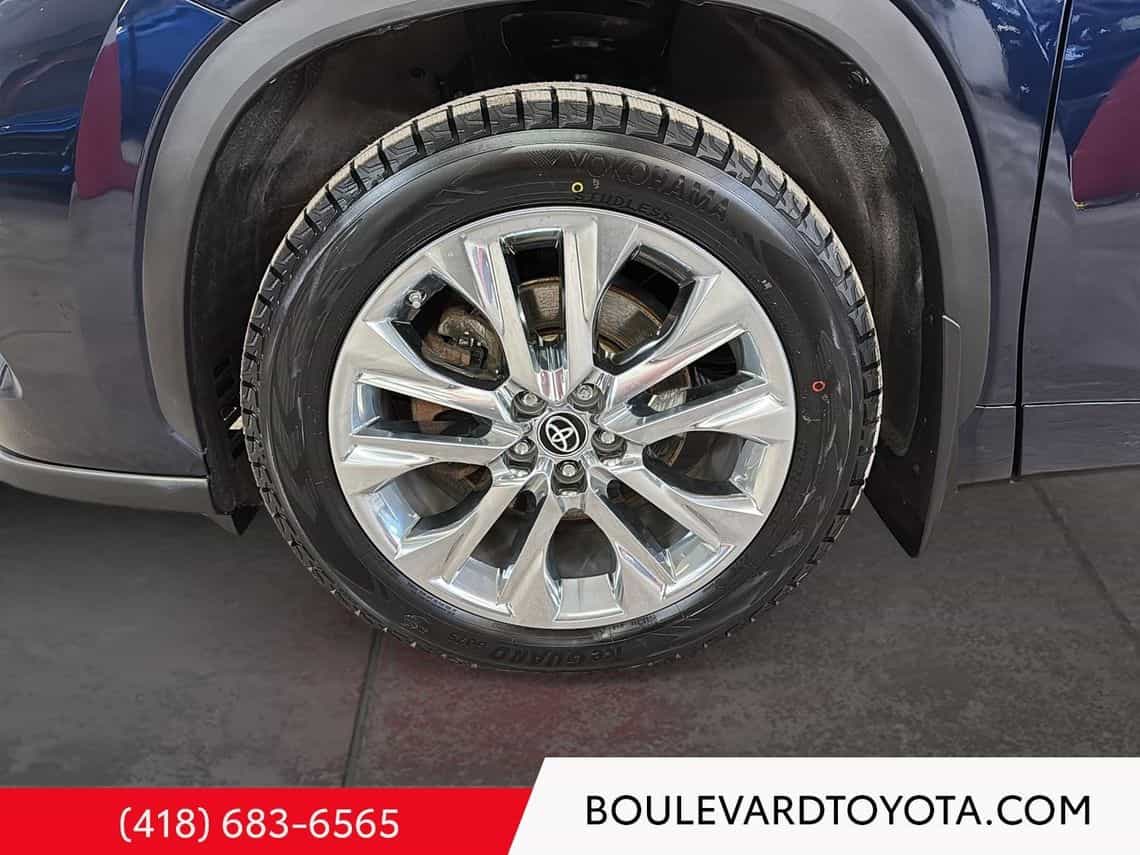 2023 Toyota Highlander Limited - Image 8