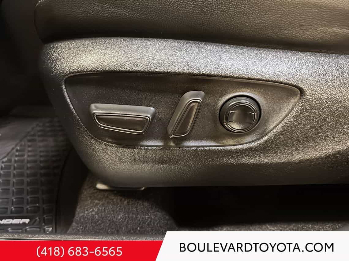 2023 Toyota Highlander Limited - Image 11