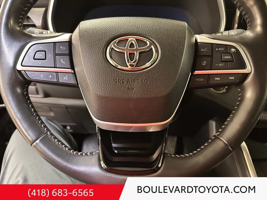 2023 Toyota Highlander Limited - Image 16