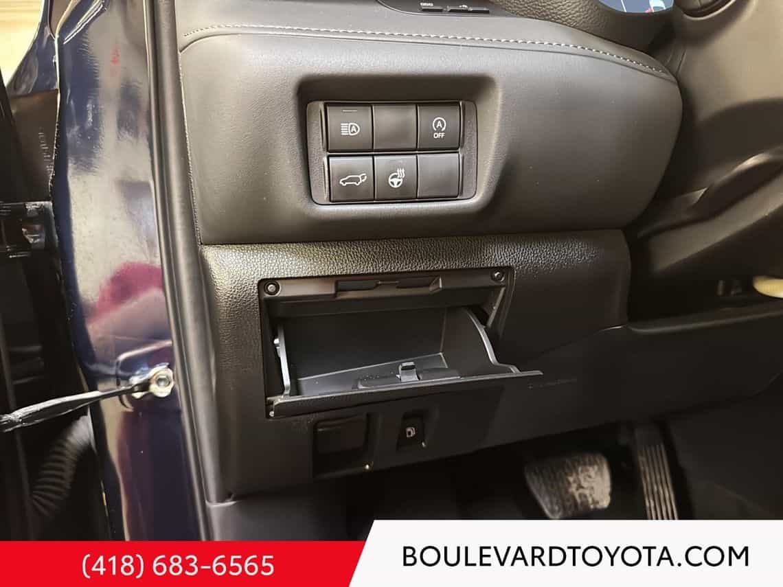 2023 Toyota Highlander Limited - Image 17