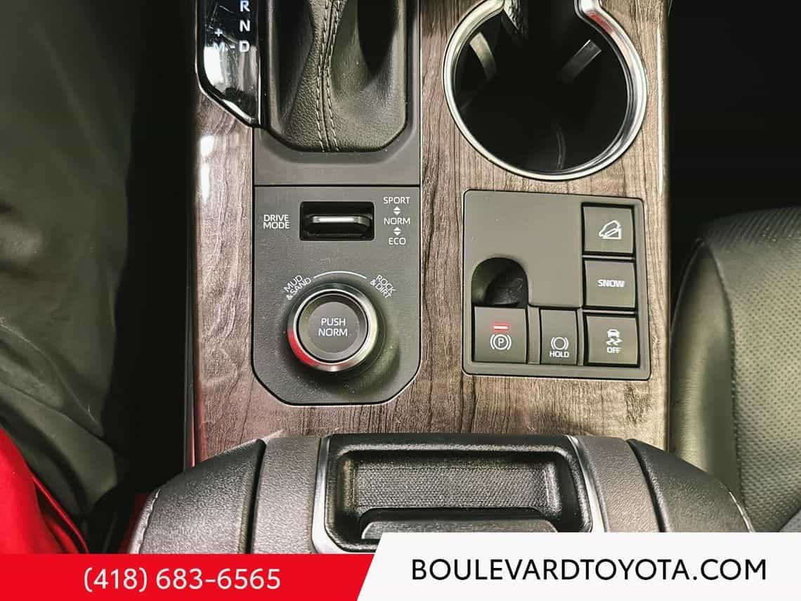 2023 Toyota Highlander Limited - Image 21