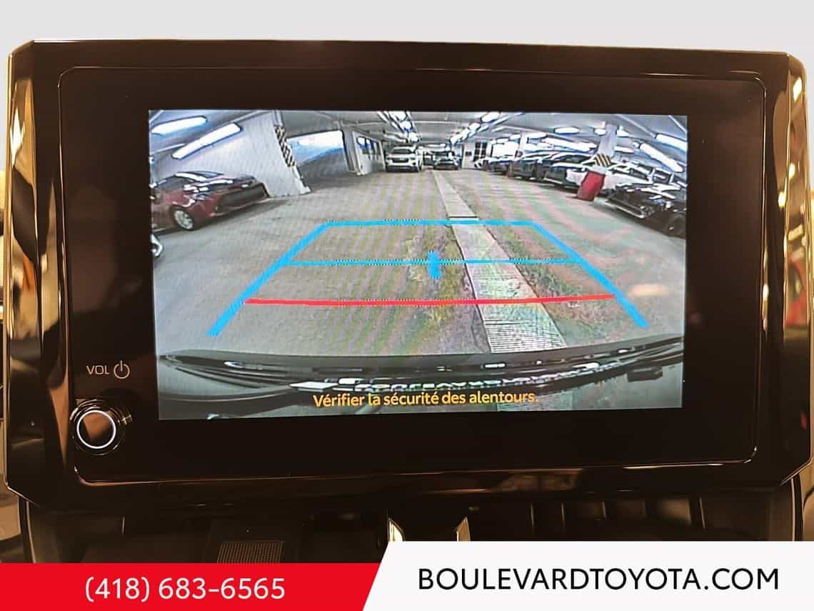 2025 Toyota Corolla LE Hybride - Image 17