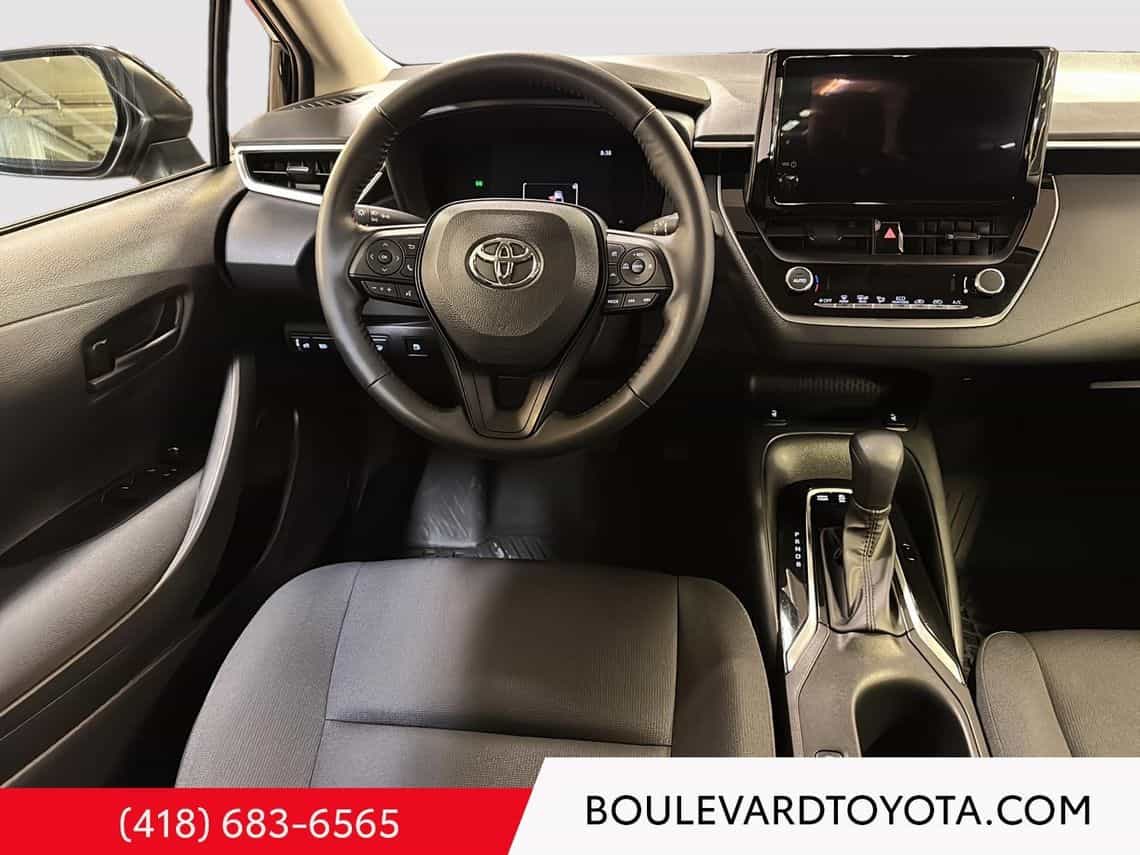 2025 Toyota Corolla LE Hybride - Image 20