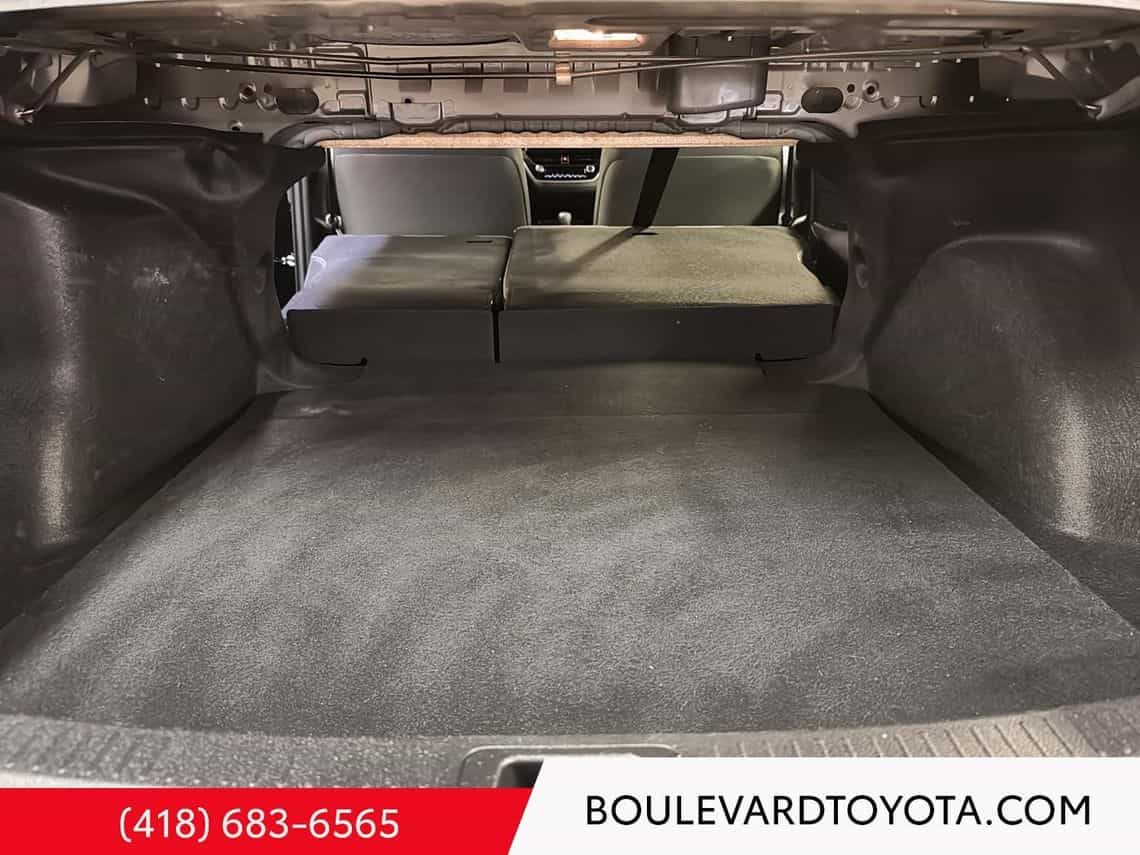 2025 Toyota Corolla LE Hybride - Image 23