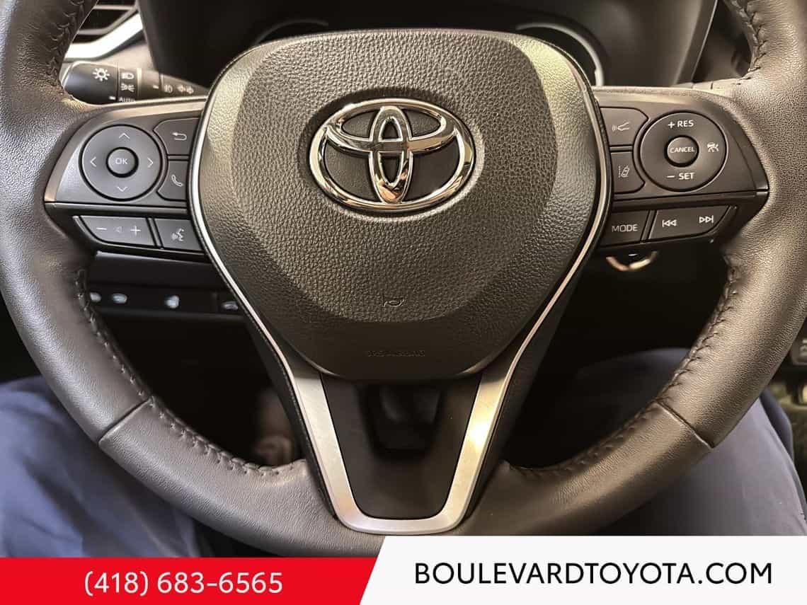 2024 Toyota Rav4 XLE Hybride - Image 21