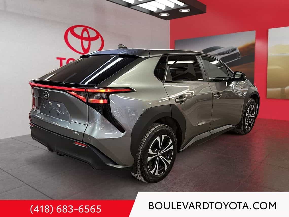 2023 Toyota BZ4X Xle - Image 10