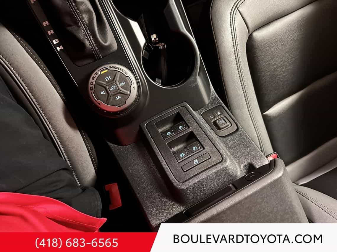 2024 Ford Bronco Black Diamond - Image 7