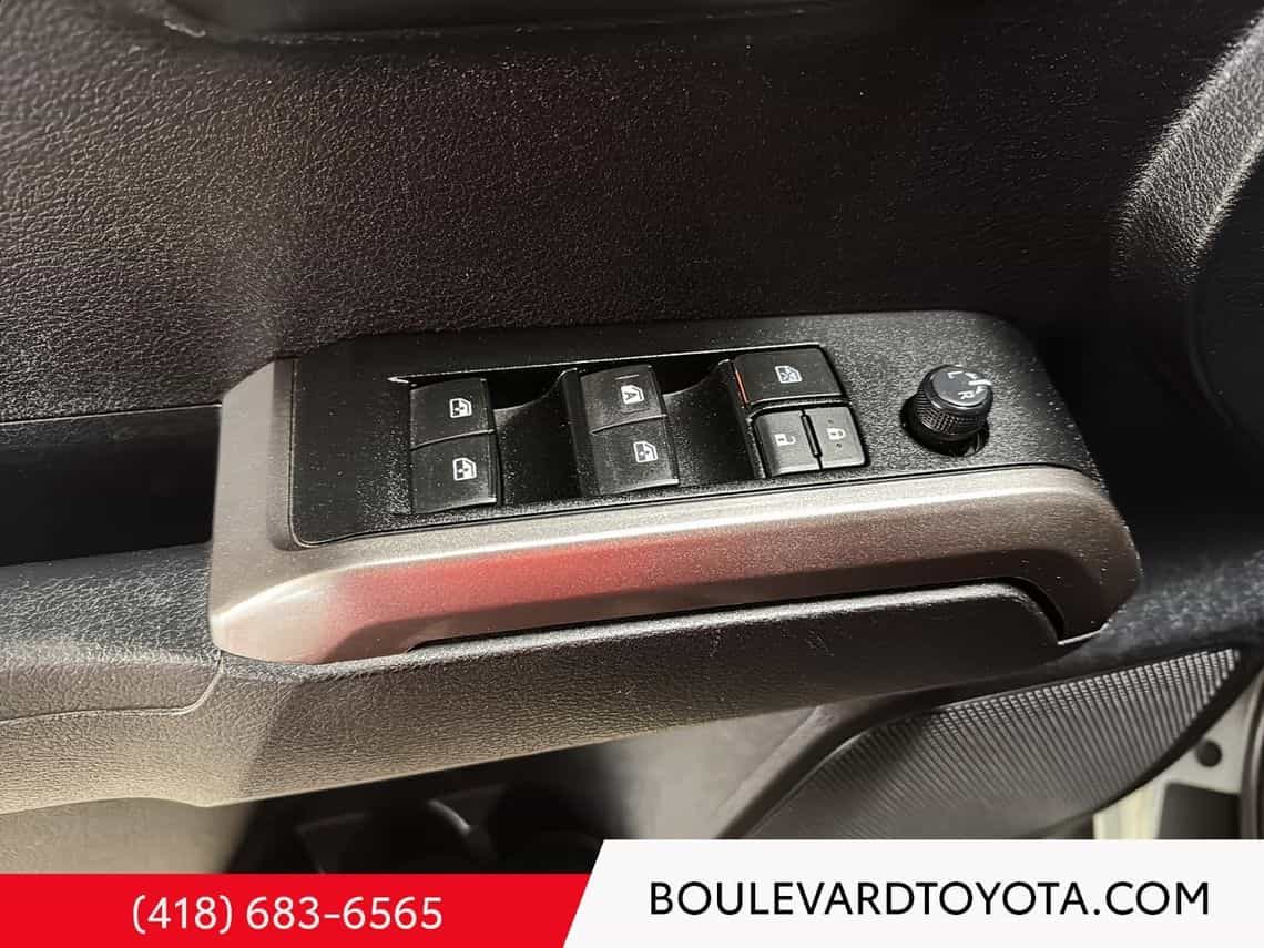 2022 Toyota Tacoma Trail - Image 11