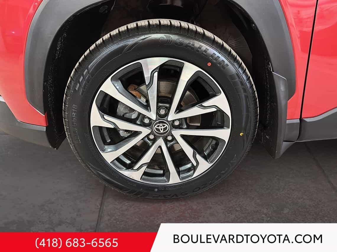 2022 Toyota Corolla Cross Xle - Image 8