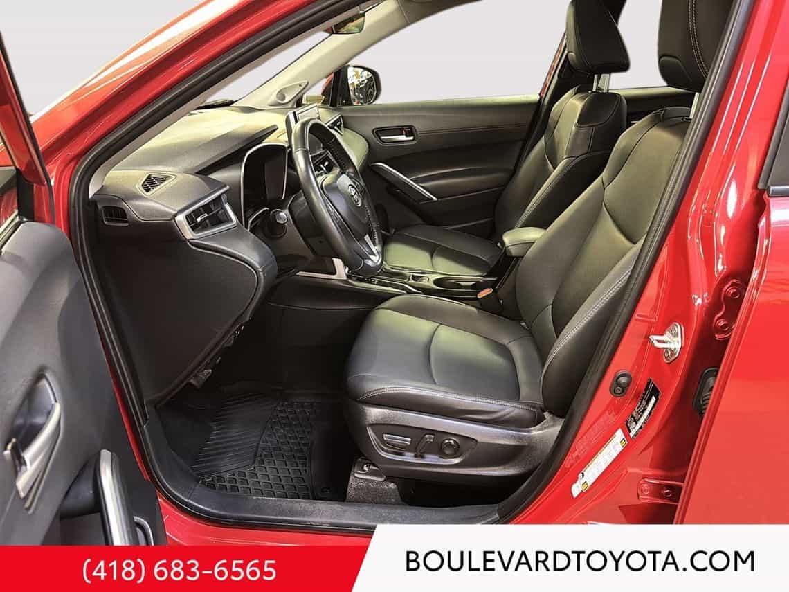2022 Toyota Corolla Cross Xle - Image 26